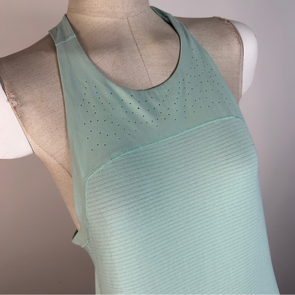 Lululemon Athletica Mint Green Tank Top 2-4 - Picture 3 of 7